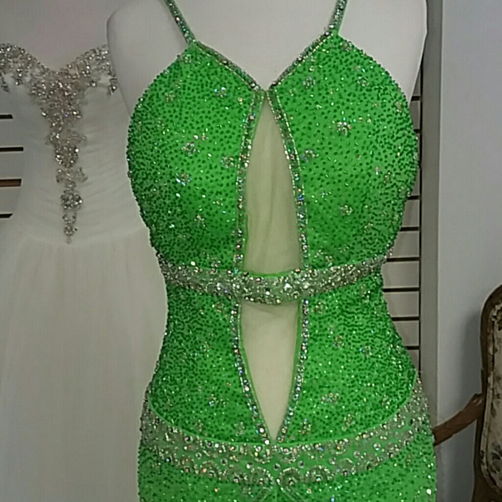 LIME GREEN color Anna Scott
